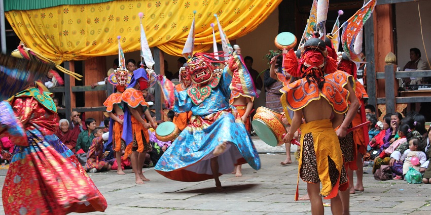 An image showing Ging Tsholing Cham dance during Jakar Tshechu at Ladakh Harvest Festival.