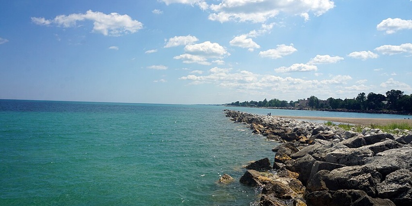 Image of Lake Michigan, one of the largest lakes in North America for a serene escape