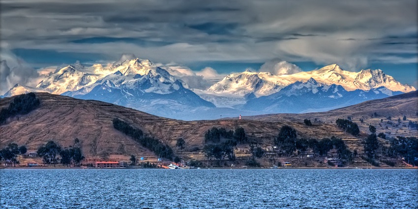 This image shows the beauty of one of the oldest lakes in the world, Lake Titicaca.