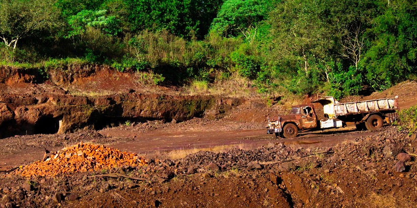 An image of Lambi Dehar Mines, Mussoorie, Uttarakhand, one of the best haunted places in India.