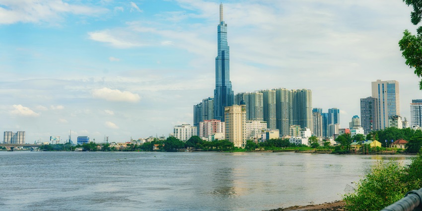 A view of the Landmark 81, one of the top places to visit in Ho Chi Minh at night.