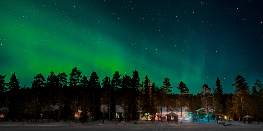 Places to visit in February in Europe include the magic of Lapland with snowy landscapes.