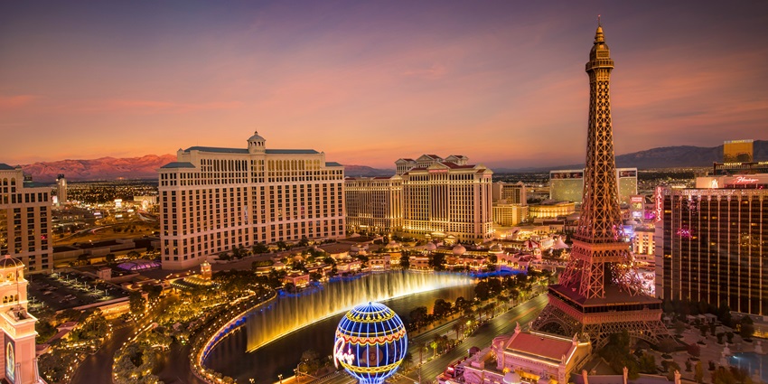 Las Vegas is one of the top 10 Best Places to Visit in March for Couples in the World.