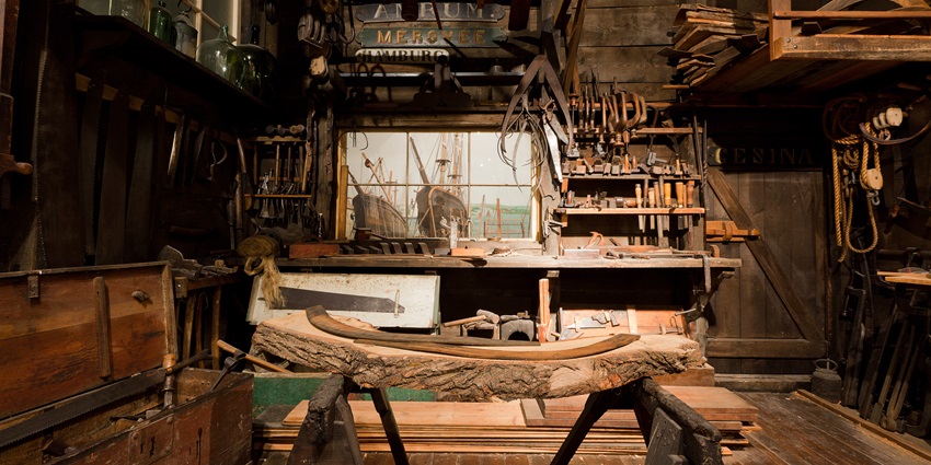 Workshop inside Fort Frederick, with antique works and souvenirs inside.