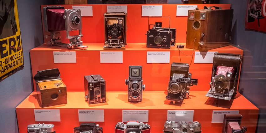 The Leica Camera Museum exhibits rare antique cameras, a highlight among camera museums worldwide.