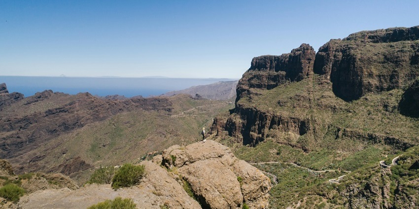 Lillo offers many types of jumps and training programs, making it a top choice in Spain.