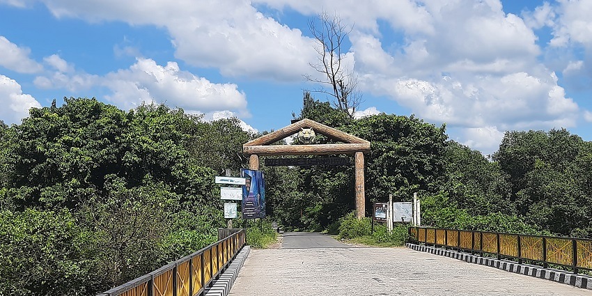An image of the front gate entrance of the Dudhwa National Park in Uttar Pradesh