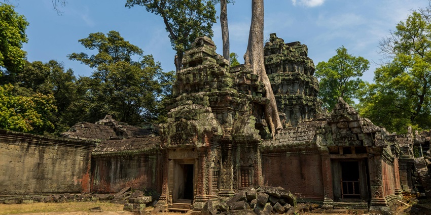 An image showing Siem Reap with ancient ruins during the daytime for travellers.