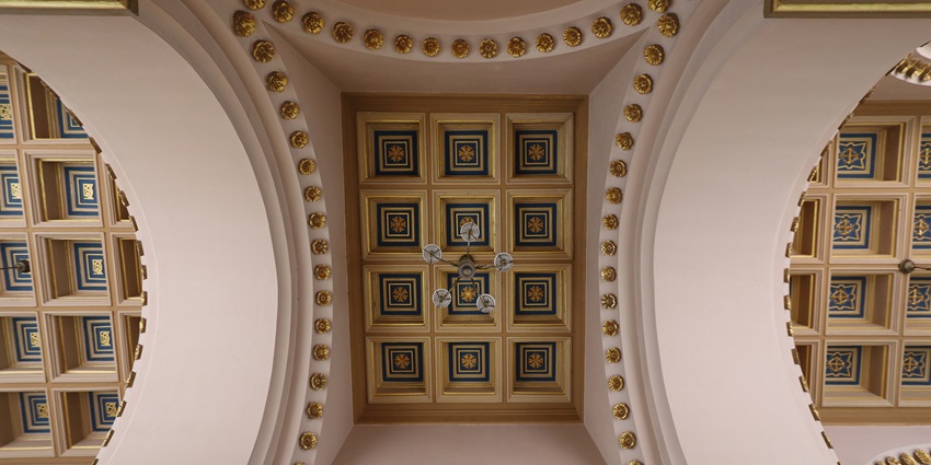 A picture of Assumption Cathedral in Bangkok, Thailand, with its grand façade and intricate details.