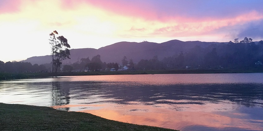 A breathtaking landscape justifying the serene location of Lake Gregory in Sri Lanka.