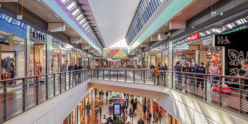 LuLu Center in Ras Al Khaimah, a commercial and residential complex on Al Muntasir Road
