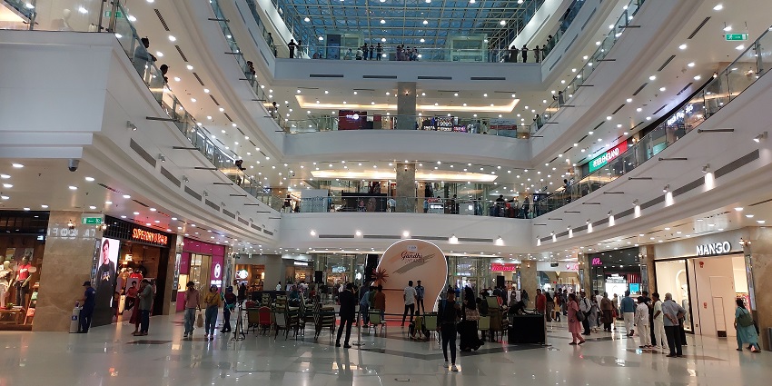 An image of Lulu Mall in Kochi, one of the biggest and famous shopping places in India