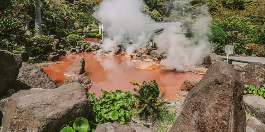 Luna Jaguar Hot Springs is a retreat with thermal pools surrounded by lush greenery.