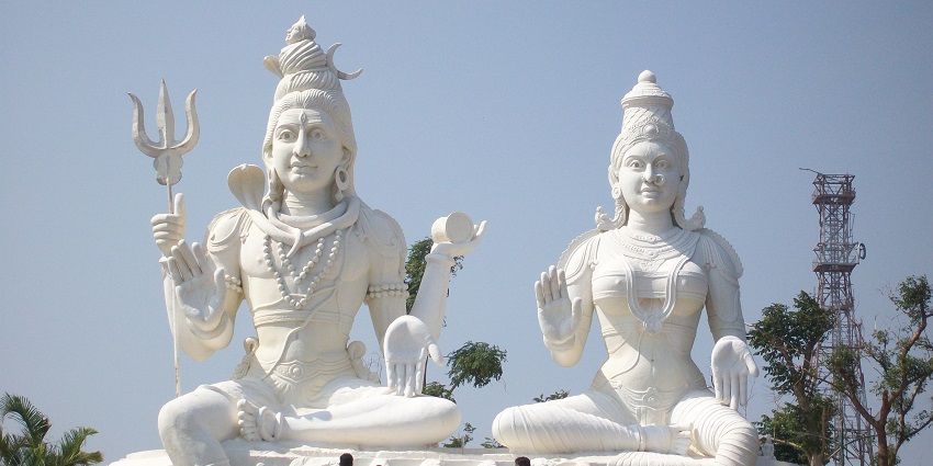 An image of Lord Shiva and Goddess Parvati, whose marriage is celebrated as the Maha Shivaratri festival.