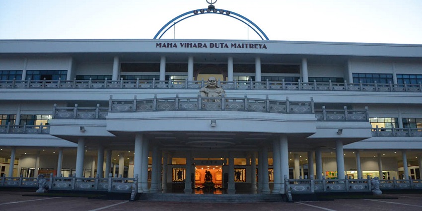 One of the temples in Ipoh is Maha Vihara Buddhist Temple which embodies a serene sanctum.