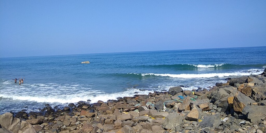 Mahabalipuram beach in Tamil Nadu, one of the best beaches in India for honeymoon