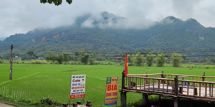 An astonishing view of Mai Châu featuring sprawling lush green lawns and more.