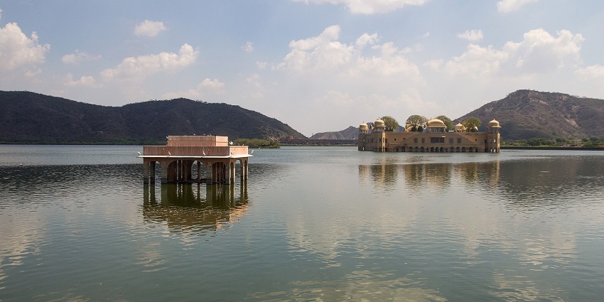 An image of Jal Mahal floating on Man Sagar Lake, which is one of the common lakes in Jaipur