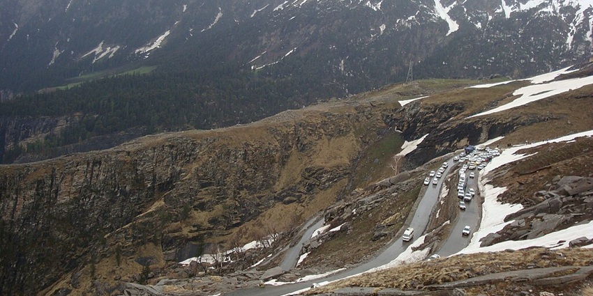 Image of Manali hill station in Himachal Pradesh, one of the best hill stations in India.