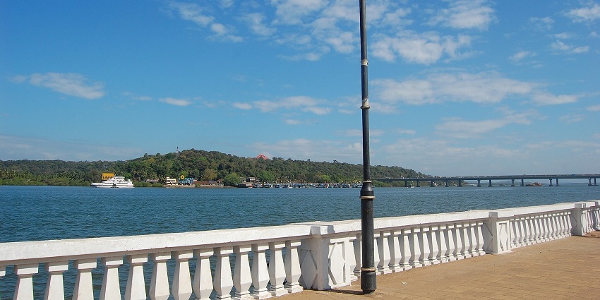 A view of Mandovi River, one of the best places for backwater kayaking Goa in India.