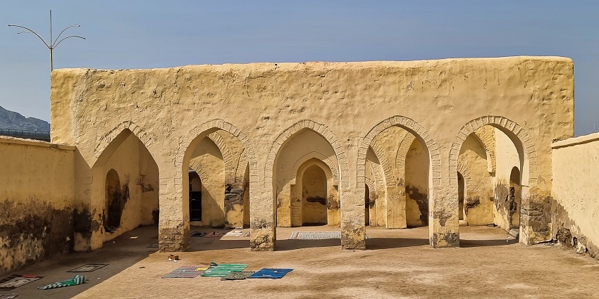 An image of the Mosque of the Pledge, Masjid al-Bay'a, located in the Mina area of Mecca