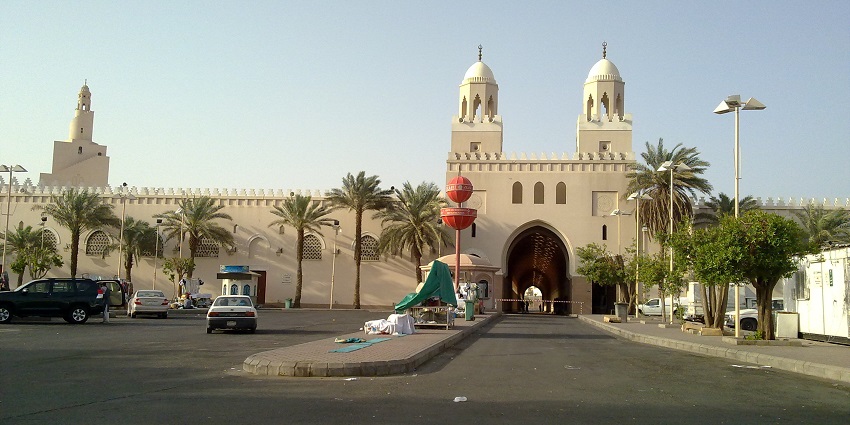 Site associated with Islamic events and gatherings similar to Masjid al-Shajarah