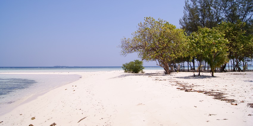 Matahari Terbit is among the Sanur beaches, featuring a breathtaking sunrise over the horizon.