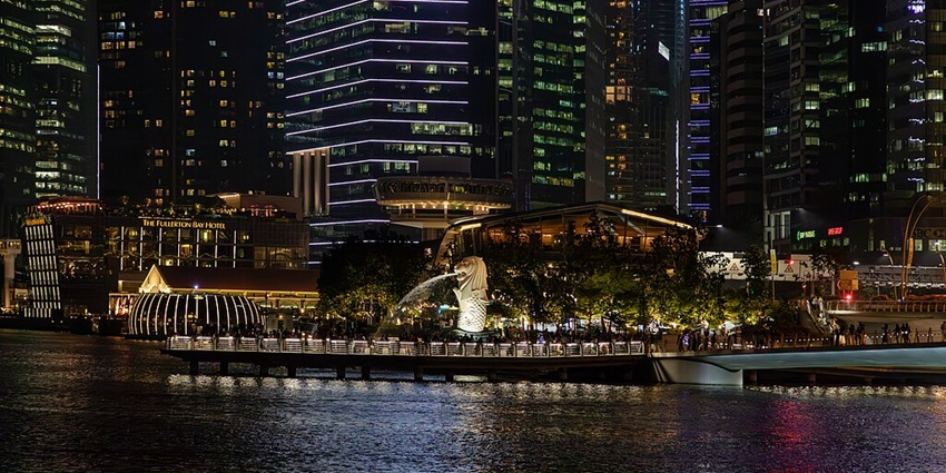 Iconic statue near clarke quay singapore.