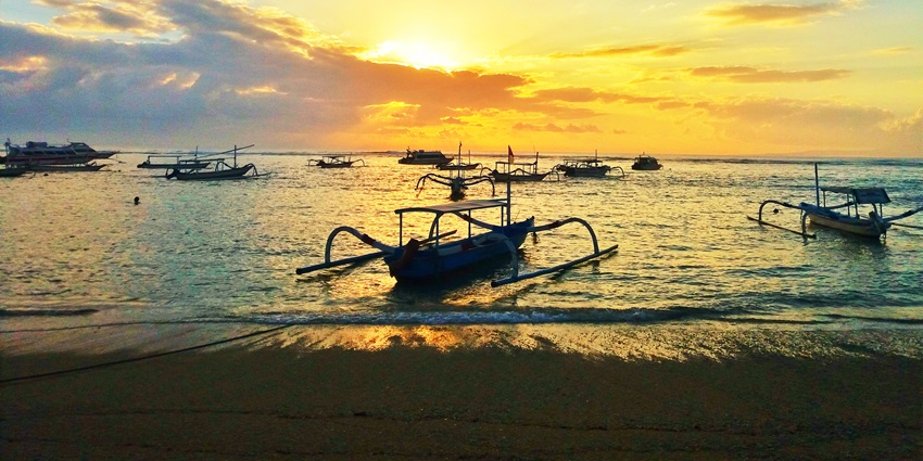 Perfect for kitesurfing, sunset views, and leisurely walks along Mertasari Beach in Bali.