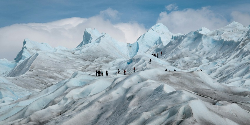 An image of Mount Kanchenjunga Peak covered with snow captured by a hiker during December.