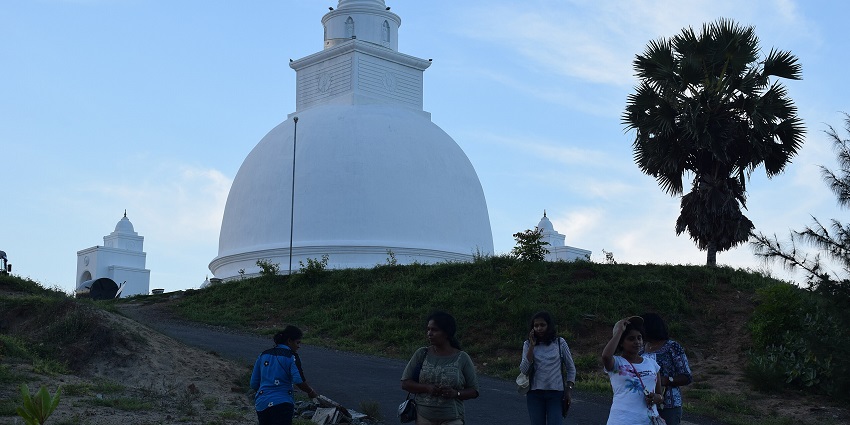 Explore Muhudu Maha Viharaya, one of the must-see spots.