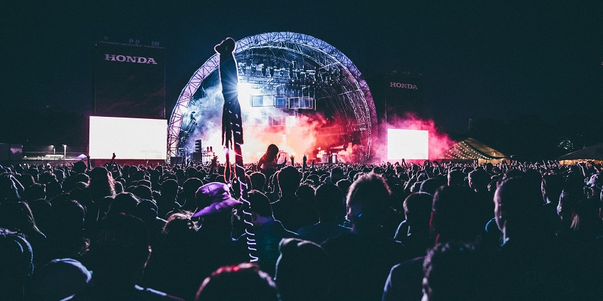 An image of people gathered at the Sunburn Festival in Mumbai, celebrating music and entertainment.