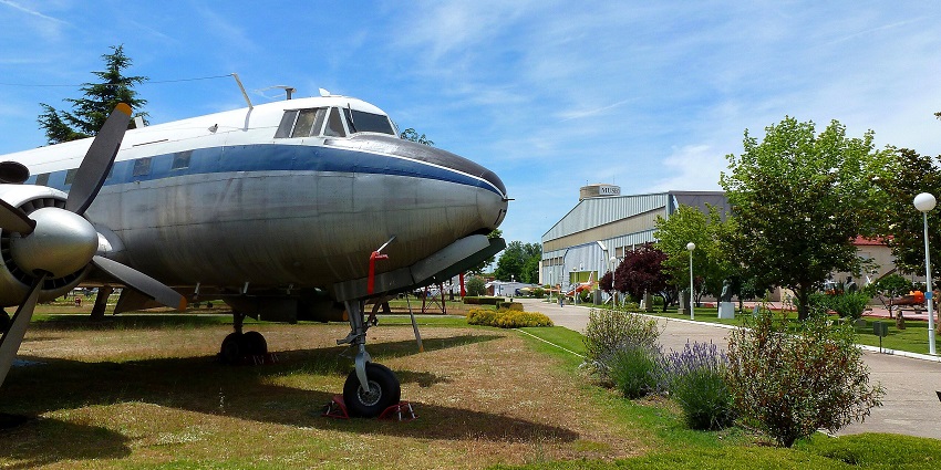 Spain’s top aviation museum, featuring historic planes and space exhibits.