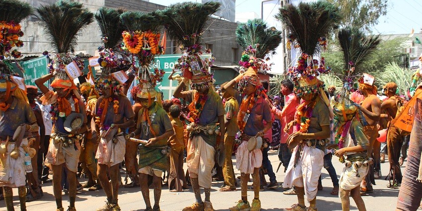 The Dhenki showcases Bengal’s rich agrarian heritage at Nabanno Mela.