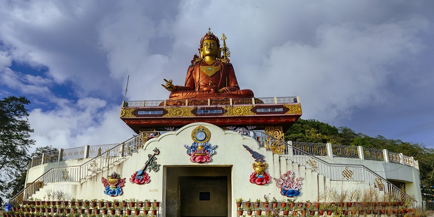 A panoramic view of a splendid statue of the Guru Padmasambhava in Namchi.