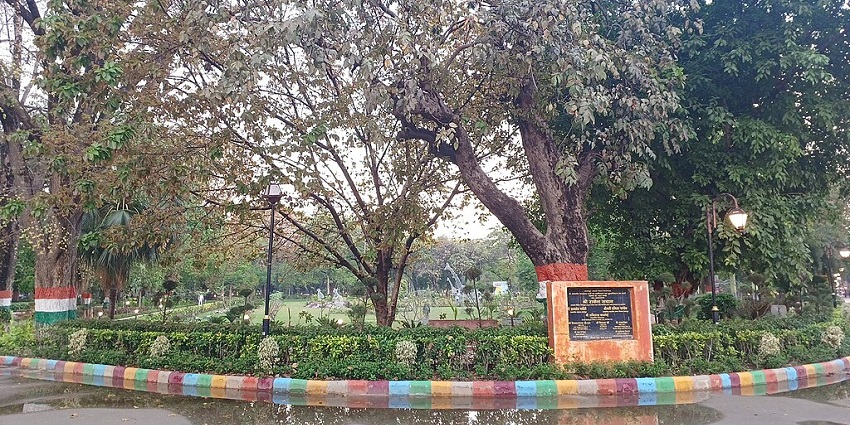 Renovated Nana Rao Park in Kanpur with manicured lawns, pathways, and vibrant greenery.