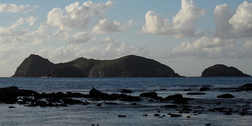 Scenic view of the Admiralty Group off Ned's Beach, a famous place nearby