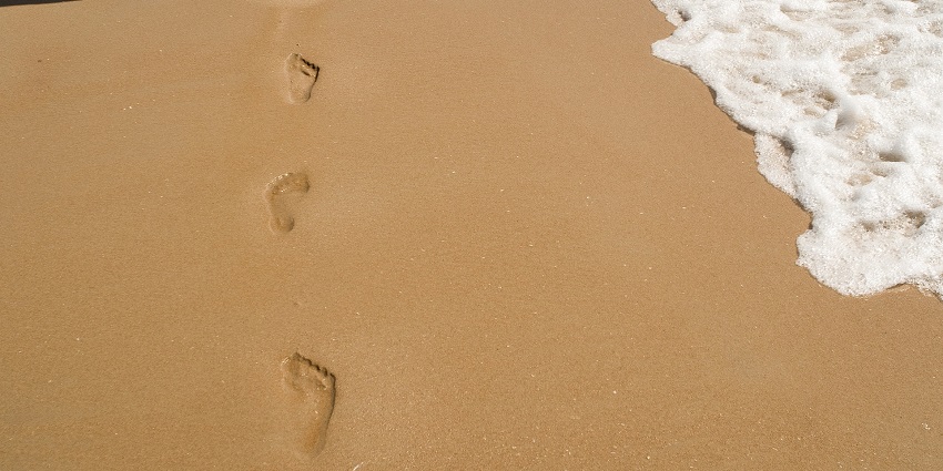 An image resembling Nual Beach, one of the beautiful beaches in Thailand.