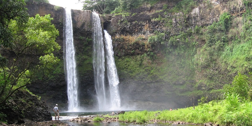 One of the tallest waterfalls in the U.S., plunging rugged cliffs.