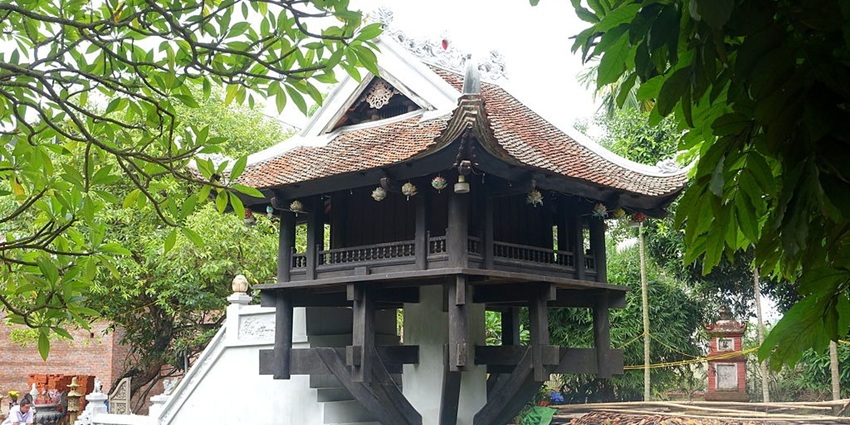 An image of the One Pillar, one of the places to visit near Tran Quoc Pagoda Hanoi