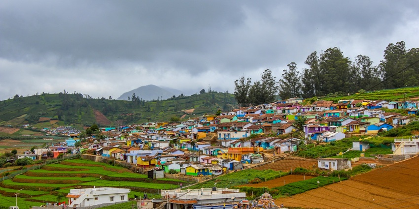An image of views from Ooty hill station in Tamil Nadu, one of the best hill stations in South India.