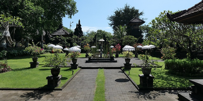 The Goa Lawah Temple is a place of worship and requires silence and reverence when visiting.