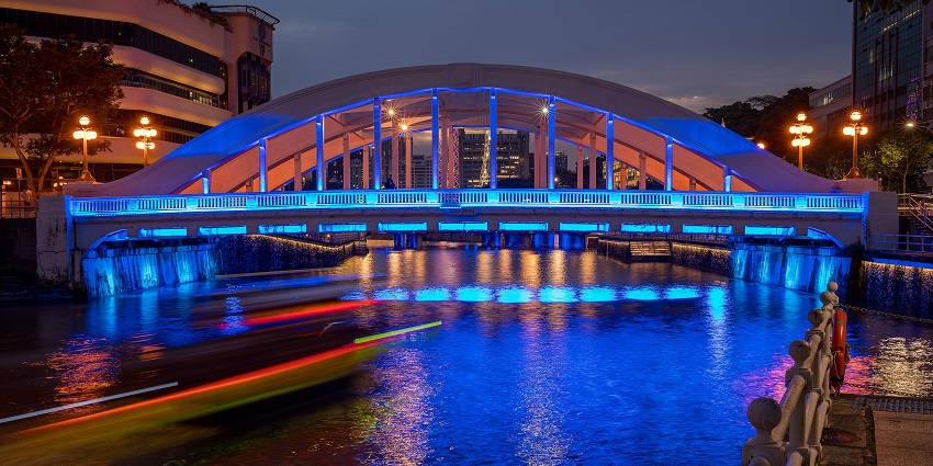 Experience the magic of the ocean with breathtaking marine life at SEA Aquarium Singapore