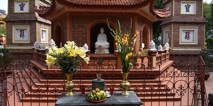 An image of the Tran Quoc Pagoda Hanoi, one of the best places to see in Vietnam