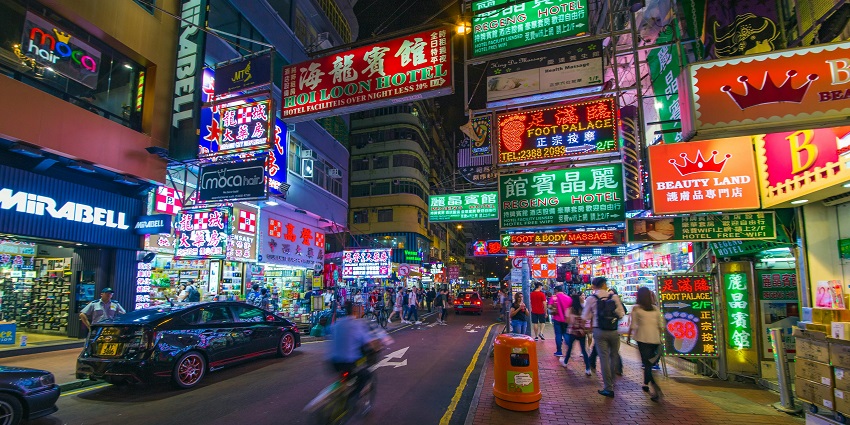 The vibrant and bustling Hua Hin Night Market has colourful stalls and street food vendors.