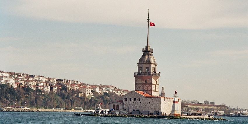 A picture of visitors enjoying their trip to Maiden’s Tower