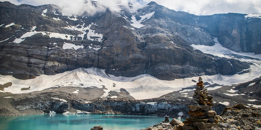 Majestic view of the Green lake view trek, with snow caped Himalayas surrounding