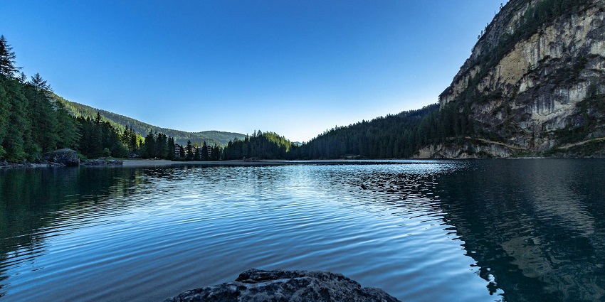 Picturesque view of the smallest lake in the world, Benxi lake