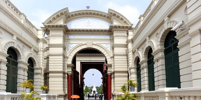 View inside the courtyards of the Grand palace of Bangkok.
