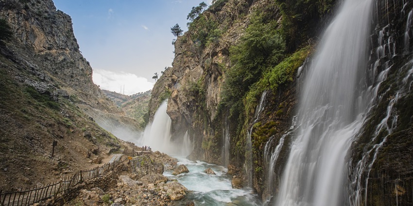 An image resembling Pachal Waterfall in Nepal, one of the famous waterfalls in the Himalayas.